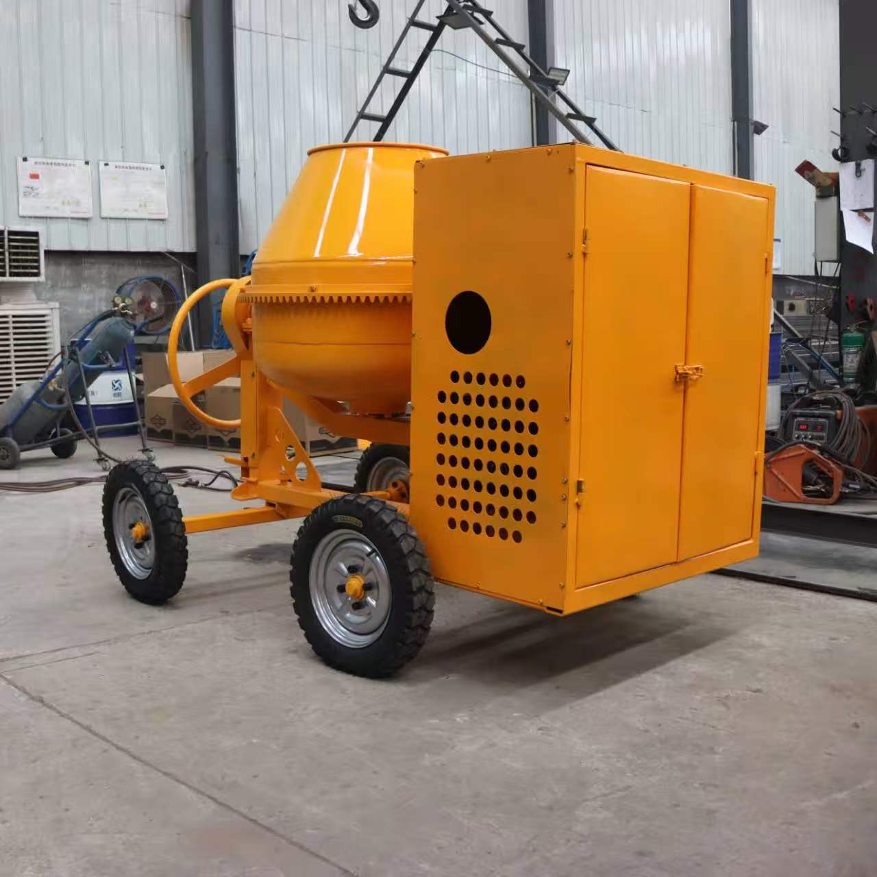 Betoniera a Tamburo Inclinato  - Concrete Mixer Small recensione e prezzo